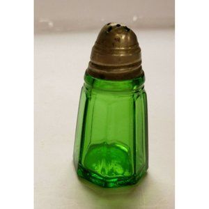 Salt Shaker with metal lid Emerald Green , Octagonal, Lid damaged Vintage, (G57)